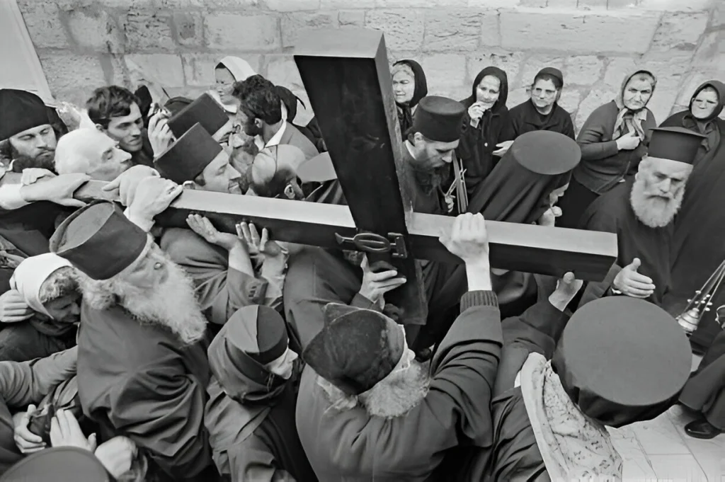 Good Friday wishes Bible verse with crown of thorns